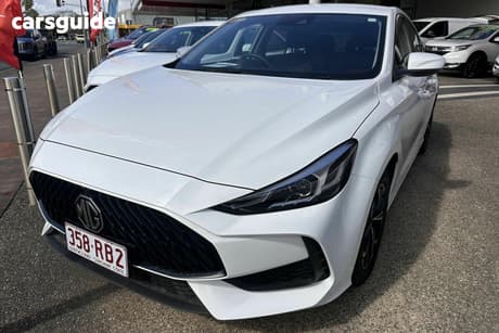 White 2023 MG MG5 Sedan Vibe