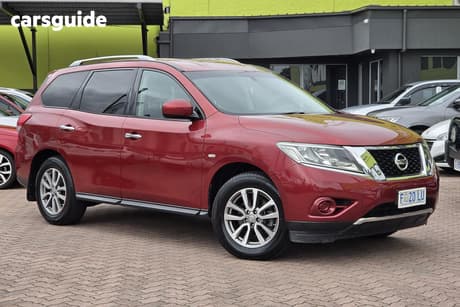 Red 2015 Nissan Pathfinder Wagon St (4X4)
