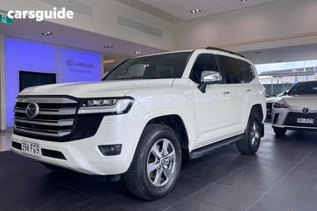 White 2023 Toyota Landcruiser Wagon Lc300 Sahara (4X4)