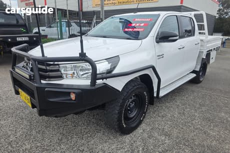 White 2016 Toyota Hilux Dual Cab Chassis Sr (4X4)