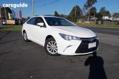 White 2016 Toyota Camry Sedan Altise