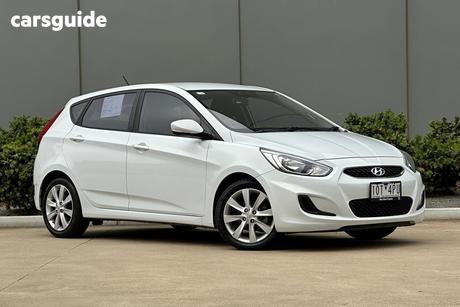White 2019 Hyundai Accent Sedan Sport