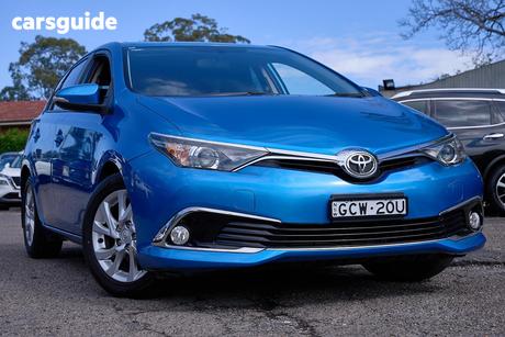 Blue 2018 Toyota Corolla Hatchback Ascent Sport