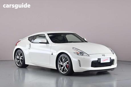 White 2017 Nissan 370Z Coupe