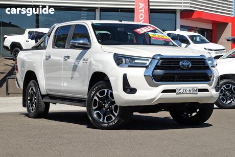 White 2020 Toyota Hilux Double Cab Pick Up Sr5 (4X4)