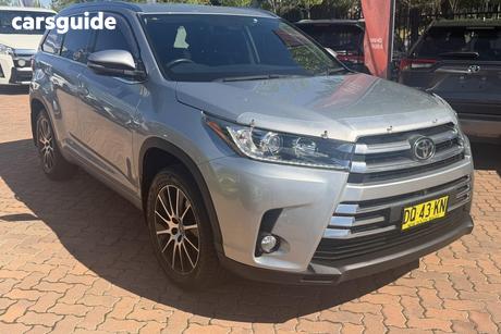 Silver 2017 Toyota Kluger Wagon Grande (4X4)