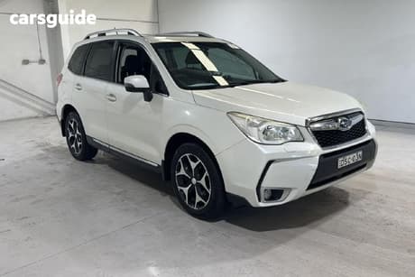 White 2014 Subaru Forester Wagon 2.0Xt