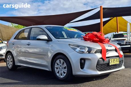 Silver 2017 Kia RIO Hatchback S