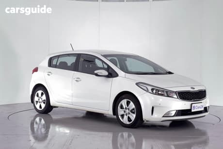 White 2017 Kia Cerato Hatchback S