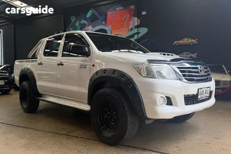White 2013 Toyota Hilux Dual Cab Pick-up Sr (4X4)