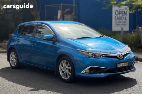 Blue 2016 Toyota Corolla Hatchback Ascent Sport