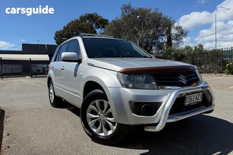 Silver 2013 Suzuki Grand Vitara Wagon Sports (4X4)