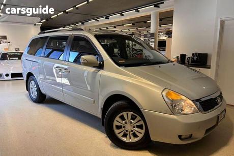 Silver 2013 Kia Grand Carnival Wagon Platinum