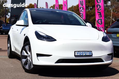 White 2023 Tesla Model Y Wagon Rear-Wheel Drive