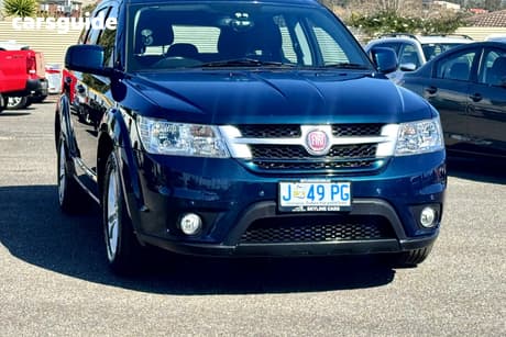 Blue 2013 Fiat Freemont Wagon