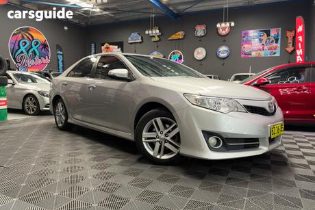 Silver 2013 Toyota Camry Sedan Atara S