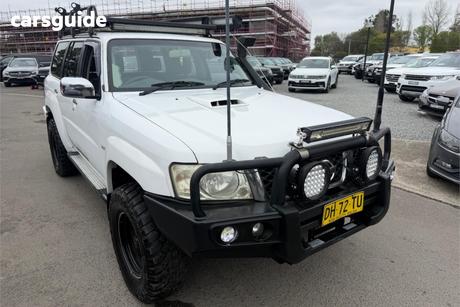 White 2010 Nissan Patrol Wagon St (4X4)