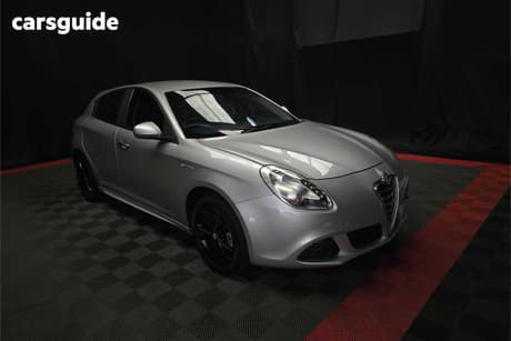 Silver 2014 Alfa Romeo Giulietta Hatchback Progression Jtd-M