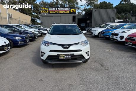 White 2016 Toyota RAV4 Wagon Cruiser (4X4)