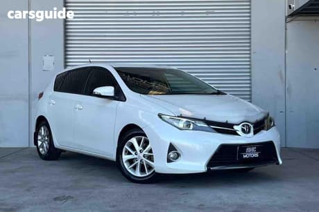 White 2014 Toyota Corolla Hatchback Ascent Sport