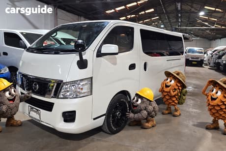White 2015 Nissan NV350 Commercial
