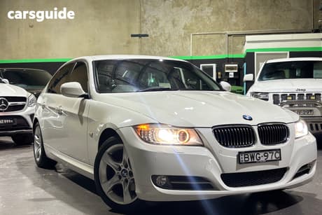 White 2011 BMW 320I Sedan Lifestyle
