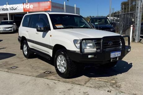 White 2004 Toyota Landcruiser Wagon Sahara (4X4)