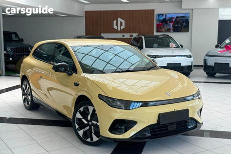 Yellow 2026 Leapmotor B05 Hatch STYLE R