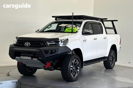 White 2021 Toyota Hilux Double Cab Chassis Sr5 (4X4)