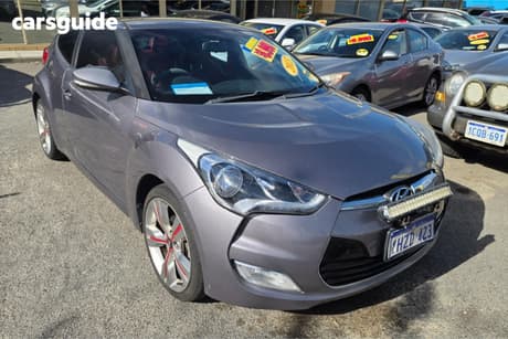 Silver 2013 Hyundai Veloster Coupe Street S.E.