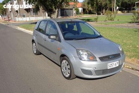Silver 2006 Ford Fiesta Hatchback Lx