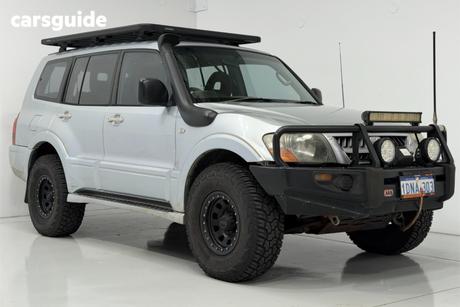 Silver 2004 Mitsubishi Pajero Wagon Gls Lwb (4X4)