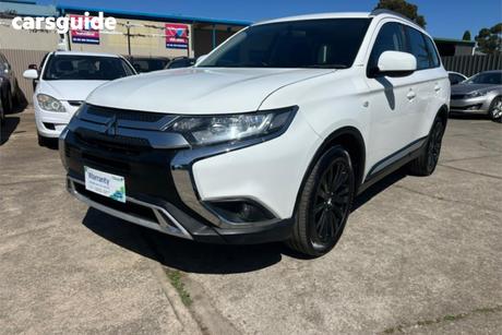 White 2019 Mitsubishi Outlander Wagon Es 7 Seat (Awd)