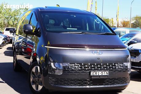 Grey 2022 Hyundai Staria Wagon Highlander