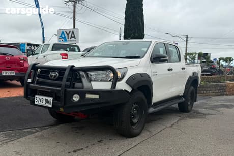 White 2020 Toyota Hilux Double Cab Pick Up Sr (4X4)