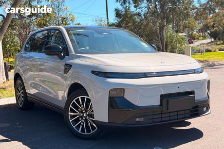 Grey 2026 Leapmotor B10 SUV DESIGN LR R