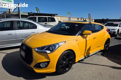Yellow 2017 Hyundai Veloster Coupe Sr Turbo Blue Interior