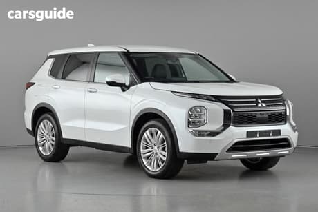 White 2023 Mitsubishi Outlander Wagon Es 5 Seat (Awd)