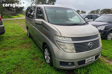 Bronze 2002 Nissan Elgrand Commercial