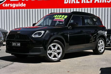 Black 2024 Mini Countryman Wagon C Core (Mhev)