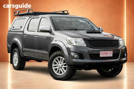Silver 2014 Toyota Hilux Dual Cab Pick-up Sr5 (4X4)