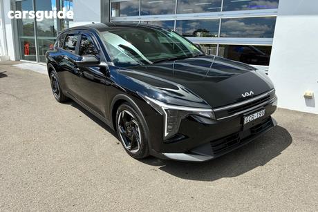 Black 2025 Kia K4 Hatchback Sport+
