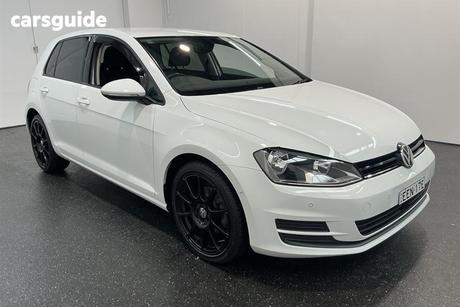 White 2017 Volkswagen Golf Hatchback 92 Tsi