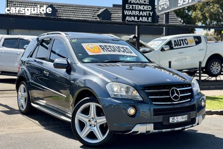 Grey 2010 Mercedes-Benz ML300 Wagon Cdi (4X4)