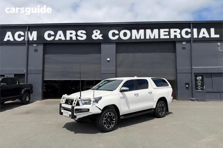 White 2021 Toyota Hilux Double Cab Pick Up Sr5 (4X4)