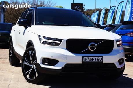 White 2022 Volvo XC40 Wagon T5 R-Design (Awd)