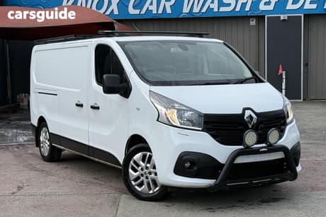 White 2017 Renault Trafic Van Lwb