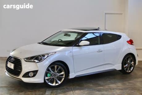 White 2017 Hyundai Veloster Coupe Sr Turbo
