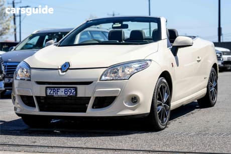 White 2013 Renault Megane Cabriolet Privilege