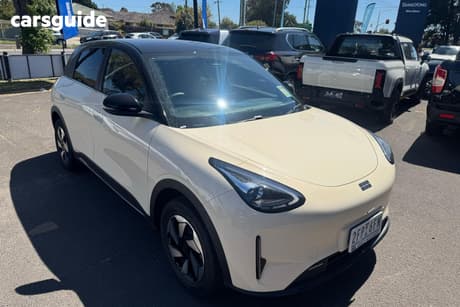 Beige 2026 Geely Ex2 Hatchback Inspire